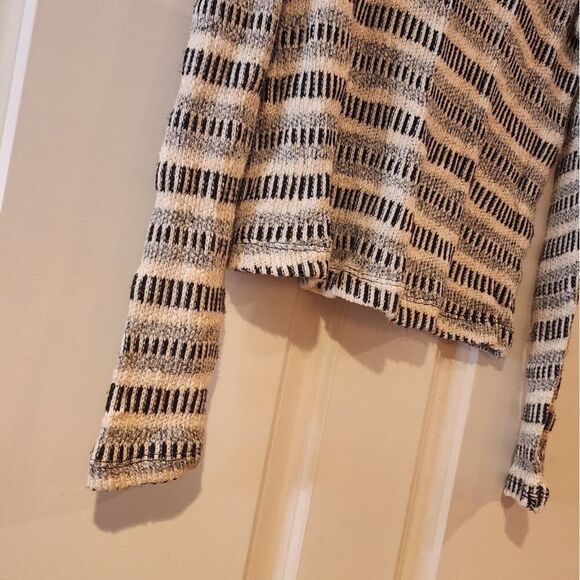 Oh MG black and white knit cold shoulder turtleneck top S - Picture 3 of 4